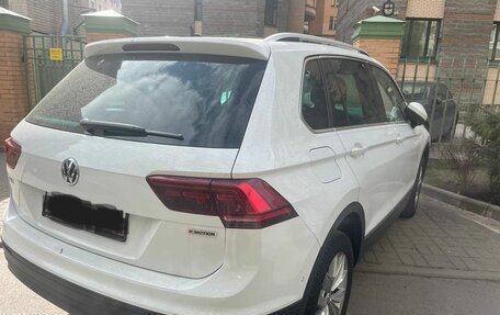 Volkswagen Tiguan II, 2018 год, 3 007 970 рублей, 2 фотография