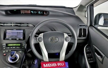 Toyota Prius, 2011 год, 1 475 000 рублей, 8 фотография