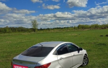 Hyundai Solaris II рестайлинг, 2012 год, 950 000 рублей, 12 фотография