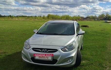 Hyundai Solaris II рестайлинг, 2012 год, 950 000 рублей, 3 фотография