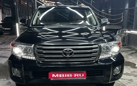 Toyota Land Cruiser 200, 2013 год, 4 680 000 рублей, 2 фотография