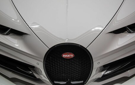 Bugatti Chiron, 2018 год, 388 000 000 рублей, 10 фотография
