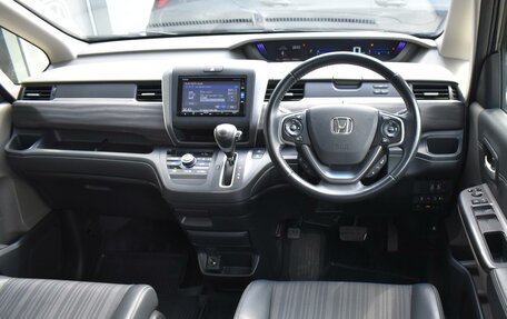 Honda Freed II, 2017 год, 1 940 000 рублей, 2 фотография