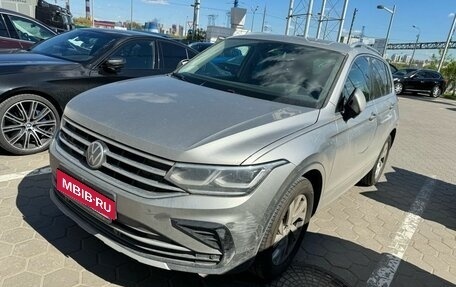 Volkswagen Tiguan II, 2021 год, 3 413 000 рублей, 1 фотография