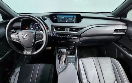 Lexus UX I, 2020 год, 3 850 000 рублей, 7 фотография