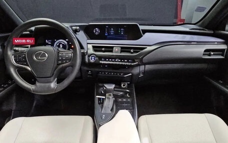 Lexus UX I, 2020 год, 3 600 000 рублей, 7 фотография