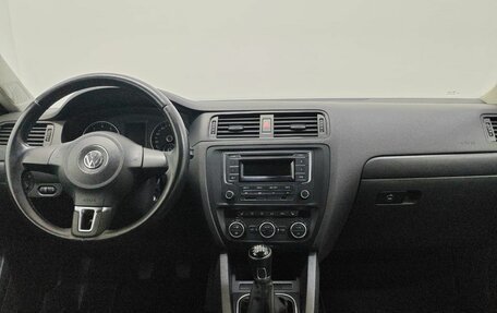 Volkswagen Jetta VI, 2013 год, 1 250 000 рублей, 10 фотография