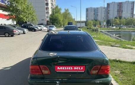 Mercedes-Benz E-Класс, 1998 год, 135 000 рублей, 5 фотография