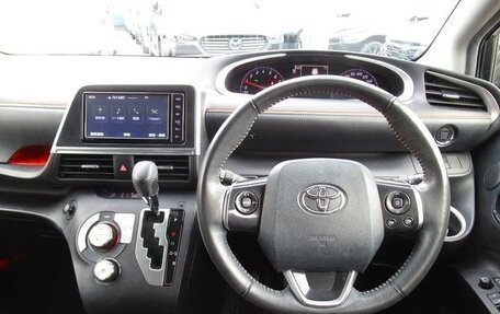 Toyota Sienta II, 2021 год, 1 400 000 рублей, 10 фотография