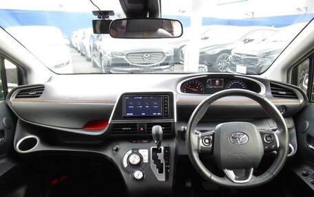 Toyota Sienta II, 2021 год, 1 400 000 рублей, 9 фотография