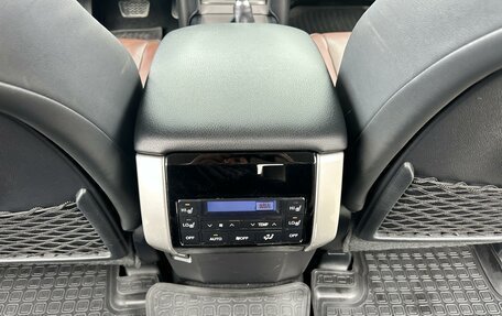 Toyota Land Cruiser Prado 150 рестайлинг 2, 2019 год, 5 550 000 рублей, 23 фотография