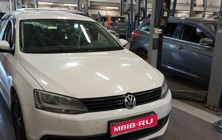 Volkswagen Jetta VI, 2012 год, 1 000 000 рублей, 2 фотография