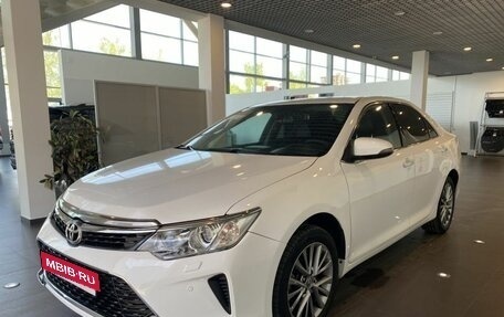 Toyota Camry, 2016 год, 2 375 000 рублей, 7 фотография