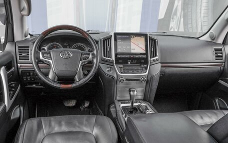Toyota Land Cruiser 200, 2016 год, 6 289 000 рублей, 6 фотография