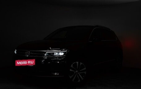 Volkswagen Tiguan II, 2019 год, 2 678 900 рублей, 2 фотография