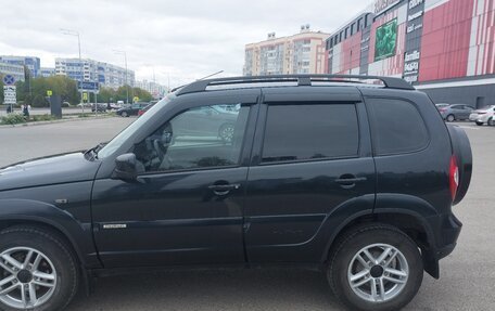Chevrolet Niva I рестайлинг, 2017 год, 920 000 рублей, 2 фотография