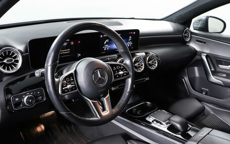 Mercedes-Benz A-Класс, 2019 год, 2 998 000 рублей, 15 фотография