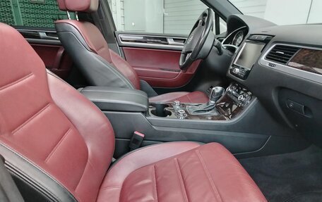 Volkswagen Touareg III, 2011 год, 1 987 000 рублей, 29 фотография