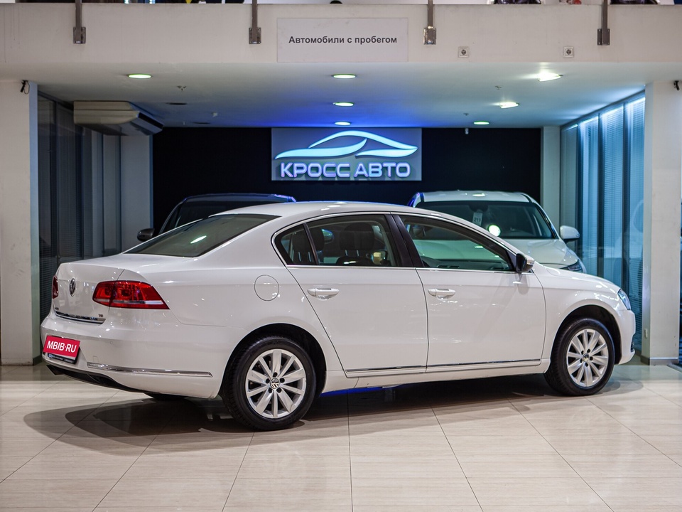 Volkswagen Passat, 2013 год, 1 029 000 рублей, 2 фотография