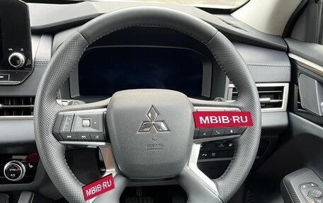 Mitsubishi Outlander, 2021 год, 3 100 000 рублей, 13 фотография