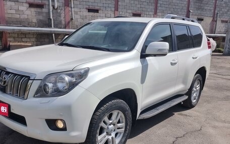 Toyota Land Cruiser Prado 150 рестайлинг 2, 2010 год, 3 000 000 рублей, 1 фотография