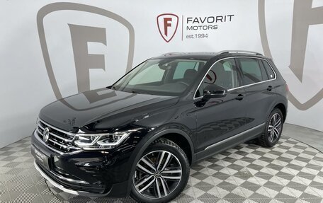 Volkswagen Tiguan II, 2021 год, 4 450 000 рублей, 1 фотография