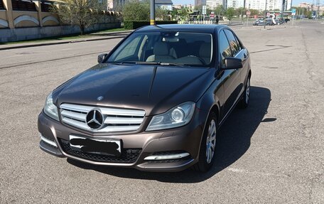 Mercedes-Benz C-Класс, 2012 год, 2 100 000 рублей, 1 фотография