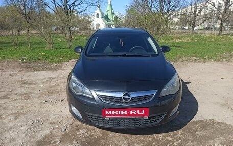 Opel Astra J, 2011 год, 750 000 рублей, 2 фотография