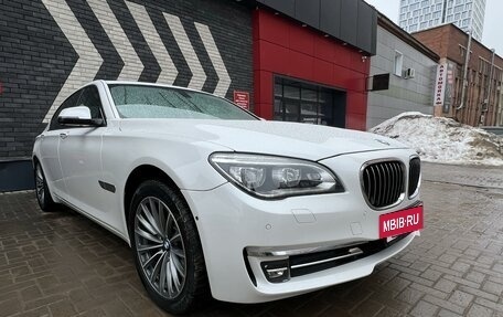BMW 7 серия, 2014 год, 2 850 000 рублей, 2 фотография