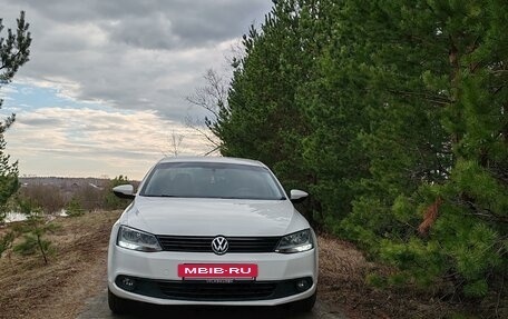 Volkswagen Jetta VI, 2013 год, 1 050 000 рублей, 3 фотография