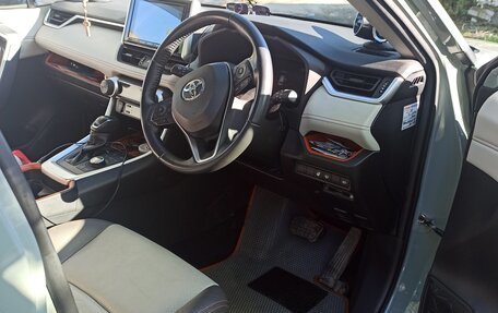 Toyota RAV4, 2019 год, 3 400 000 рублей, 5 фотография
