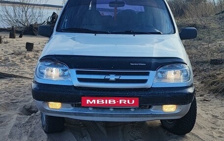 Chevrolet Niva I рестайлинг, 2004 год, 215 000 рублей, 1 фотография