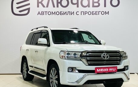 Toyota Land Cruiser 200, 2017 год, 6 650 000 рублей, 3 фотография