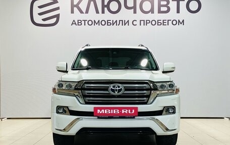 Toyota Land Cruiser 200, 2017 год, 6 650 000 рублей, 2 фотография