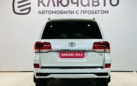 Toyota Land Cruiser 200, 2017 год, 6 650 000 рублей, 6 фотография