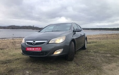 Opel Astra J, 2011 год, 940 000 рублей, 1 фотография