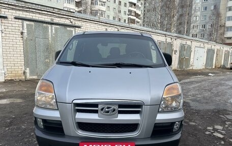 Hyundai Starex I рестайлинг, 2003 год, 590 000 рублей, 2 фотография