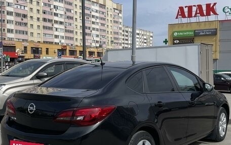 Opel Astra J, 2014 год, 990 000 рублей, 4 фотография