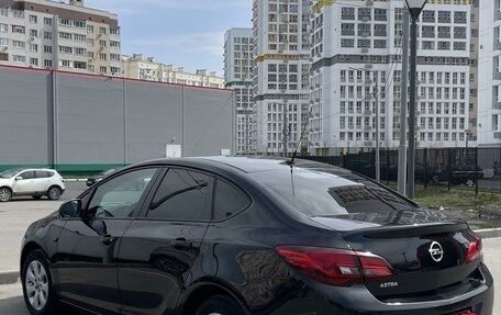 Opel Astra J, 2014 год, 990 000 рублей, 6 фотография