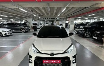 Toyota Yaris, 2021 год, 6 800 000 рублей, 1 фотография