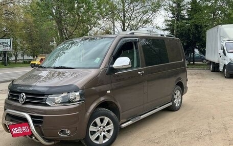 Volkswagen Transporter T5 рестайлинг, 2012 год, 2 800 000 рублей, 1 фотография