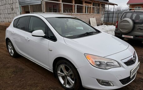 Opel Astra J, 2011 год, 680 000 рублей, 2 фотография