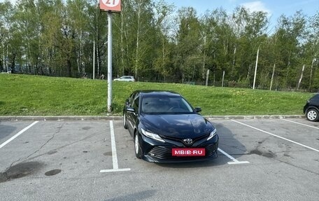 Toyota Camry, 2020 год, 2 850 000 рублей, 2 фотография