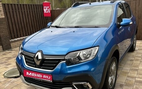 Renault Sandero II рестайлинг, 2018 год, 1 370 000 рублей, 2 фотография