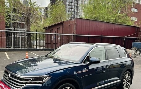 Volkswagen Touareg III, 2019 год, 5 900 000 рублей, 2 фотография