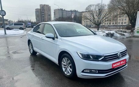 Volkswagen Passat B8 рестайлинг, 2016 год, 1 750 000 рублей, 2 фотография