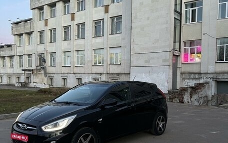 Hyundai Solaris II рестайлинг, 2013 год, 850 000 рублей, 1 фотография