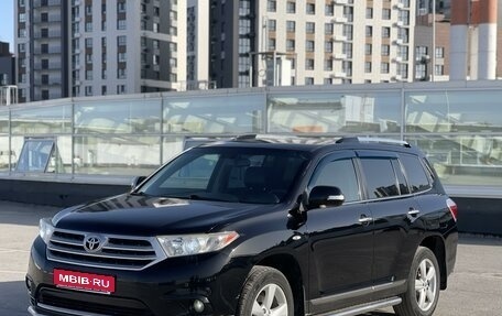 Toyota Highlander III, 2012 год, 2 050 000 рублей, 1 фотография