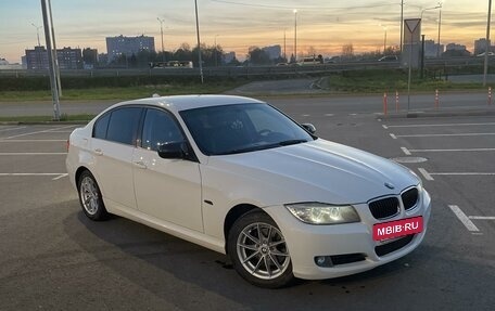 BMW 3 серия, 2010 год, 1 050 000 рублей, 2 фотография