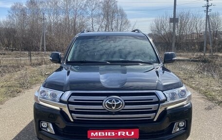 Toyota Land Cruiser 200, 2015 год, 5 600 000 рублей, 2 фотография